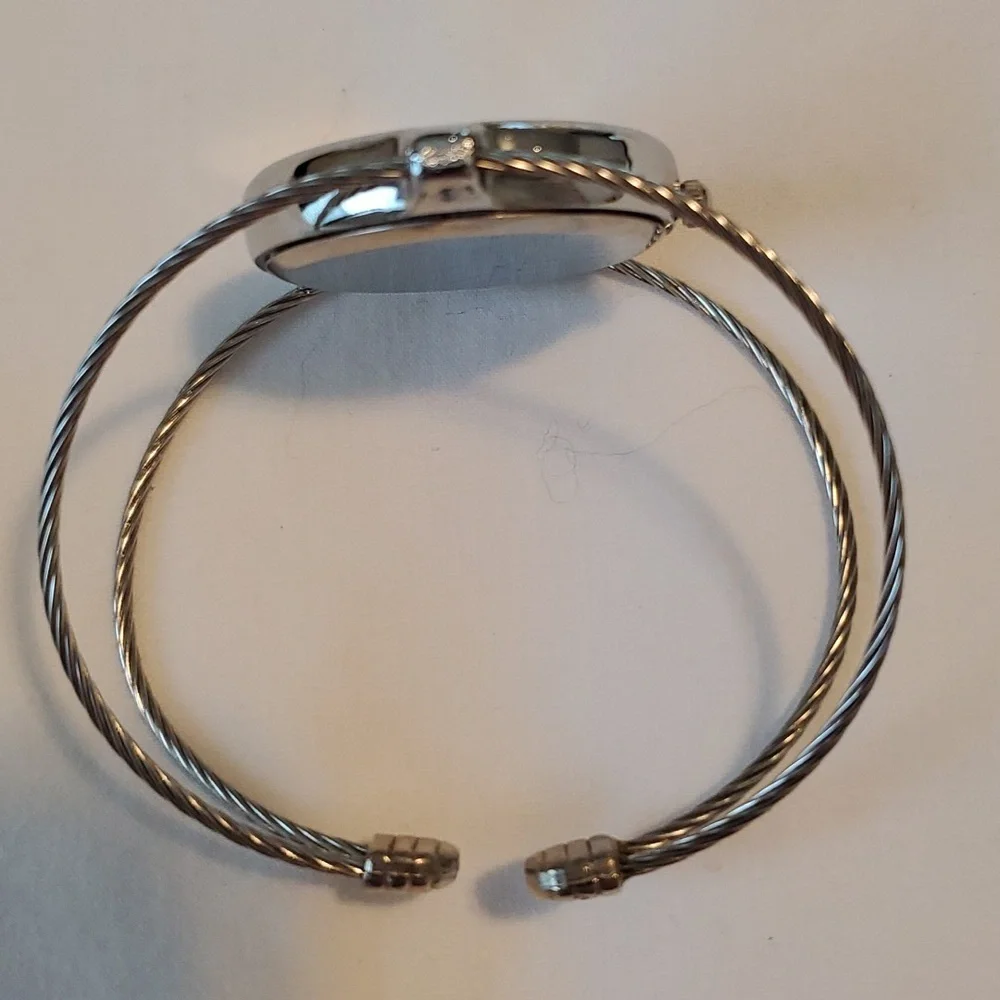 Watch - Picture 2 of 4